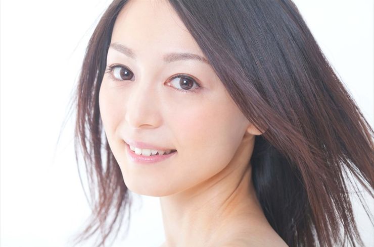 ショートの女性